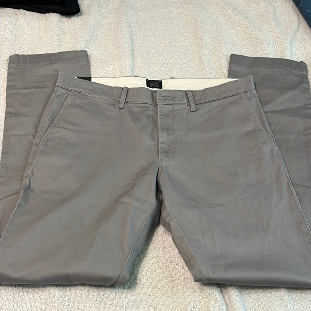 J. Crew Gray Chinos Classic Cotton Blend 484 Slim Stretch NWT Mens 32 x 32